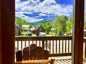 Property grounds - Oh Be Joyful!! House - One block from Camp4 Coffee (Crested Butte)