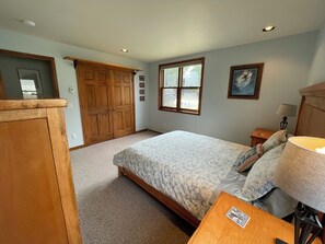 2 Schlafzimmer, Schreibtisch, Bügeleisen/Bügelbrett, kostenloses WLAN