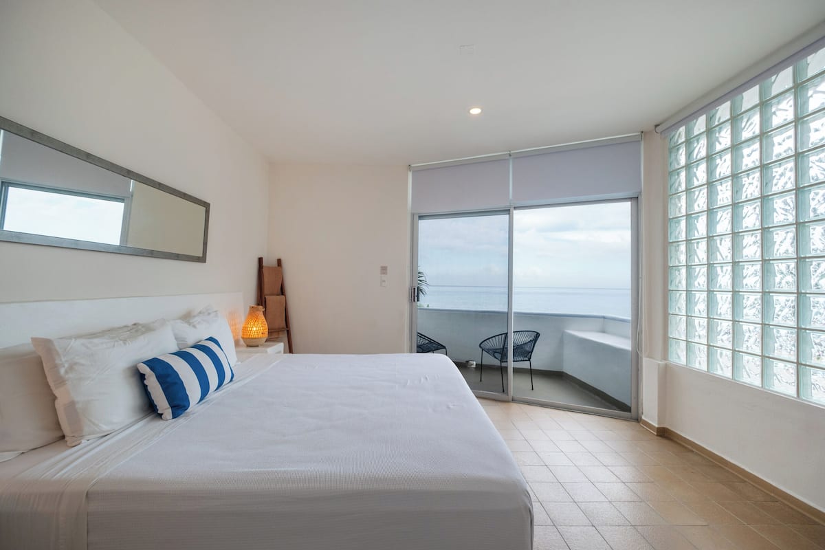 Suite – panorama | Safe på rommet, blendingsgardiner, wi-fi (inkludert) og sengetøy