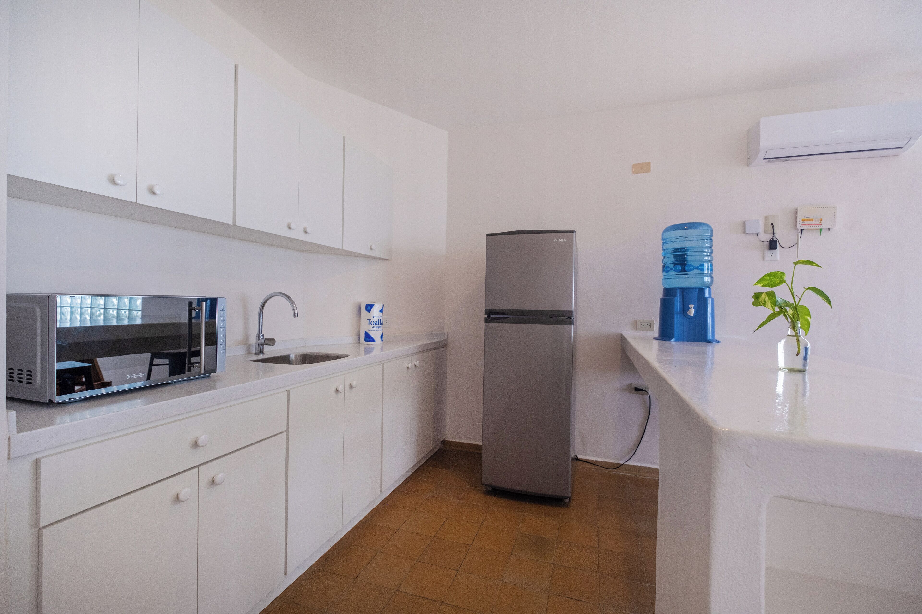 panoramic suite | private kitchen | paper towels