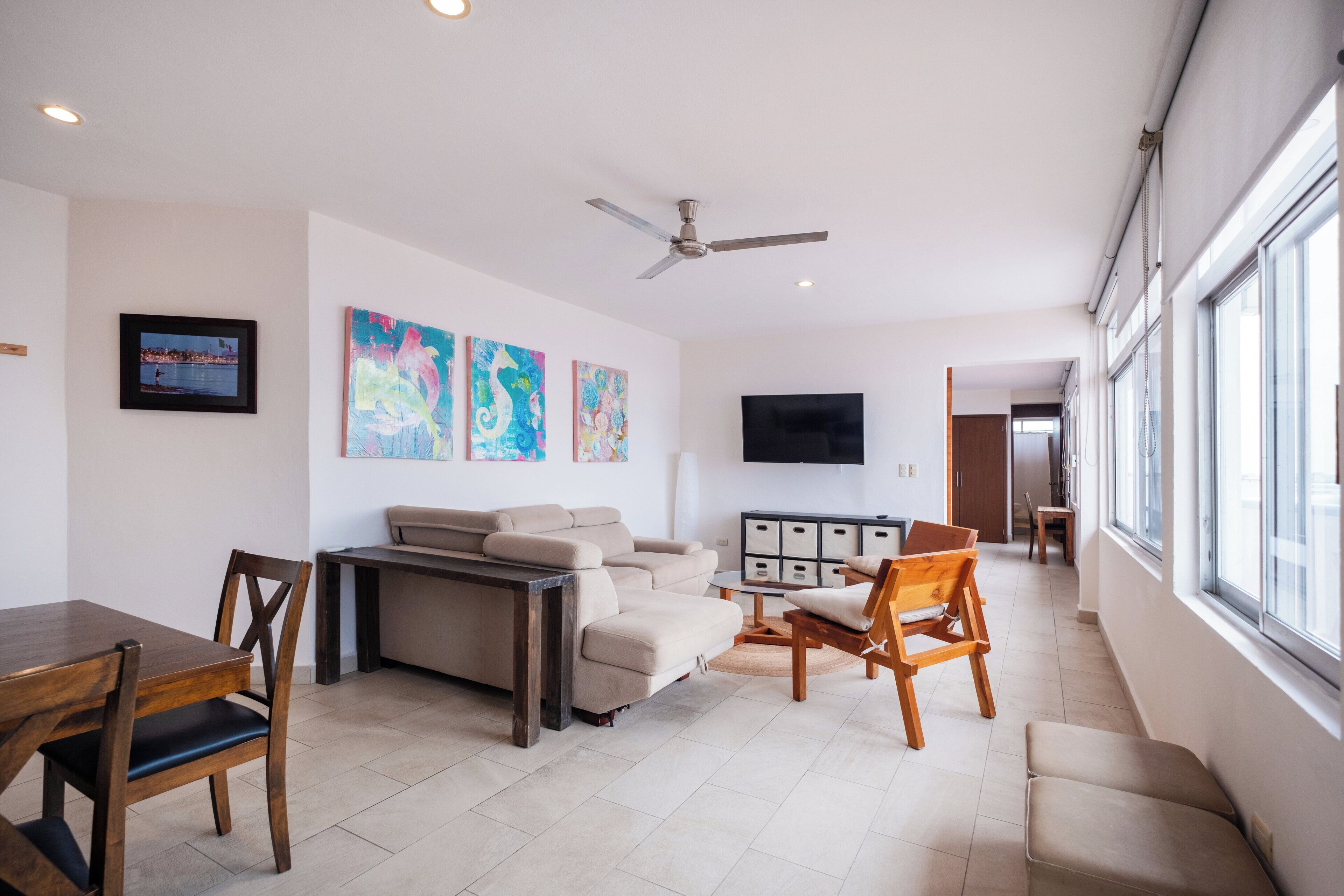 superior suite, 1 bedroom | living area | 42-inch flat-screen tv with digital channels, tv, netflix