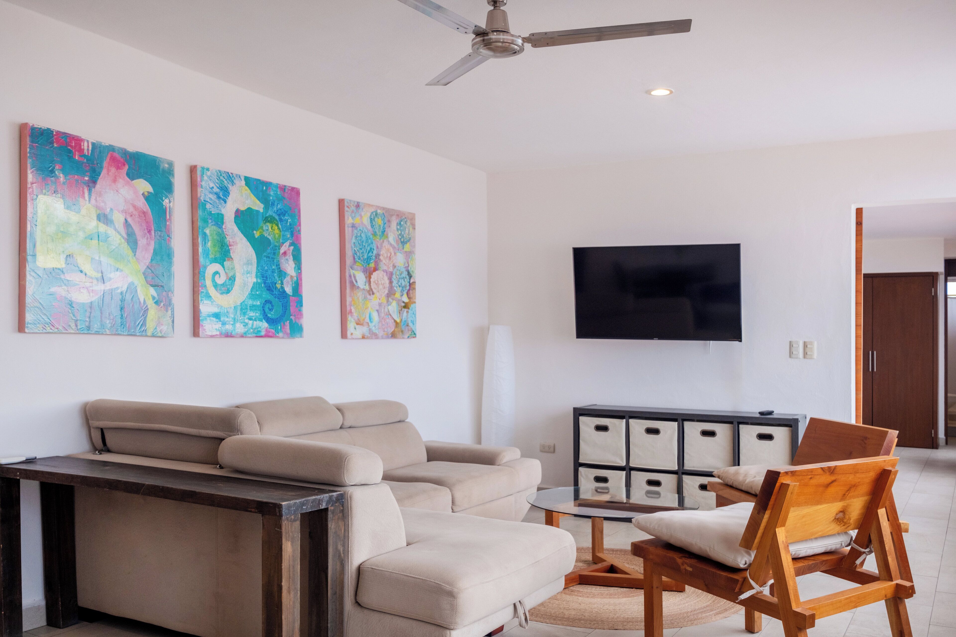 superior suite, 1 bedroom | living area | 42-inch flat-screen tv with digital channels, tv, netflix