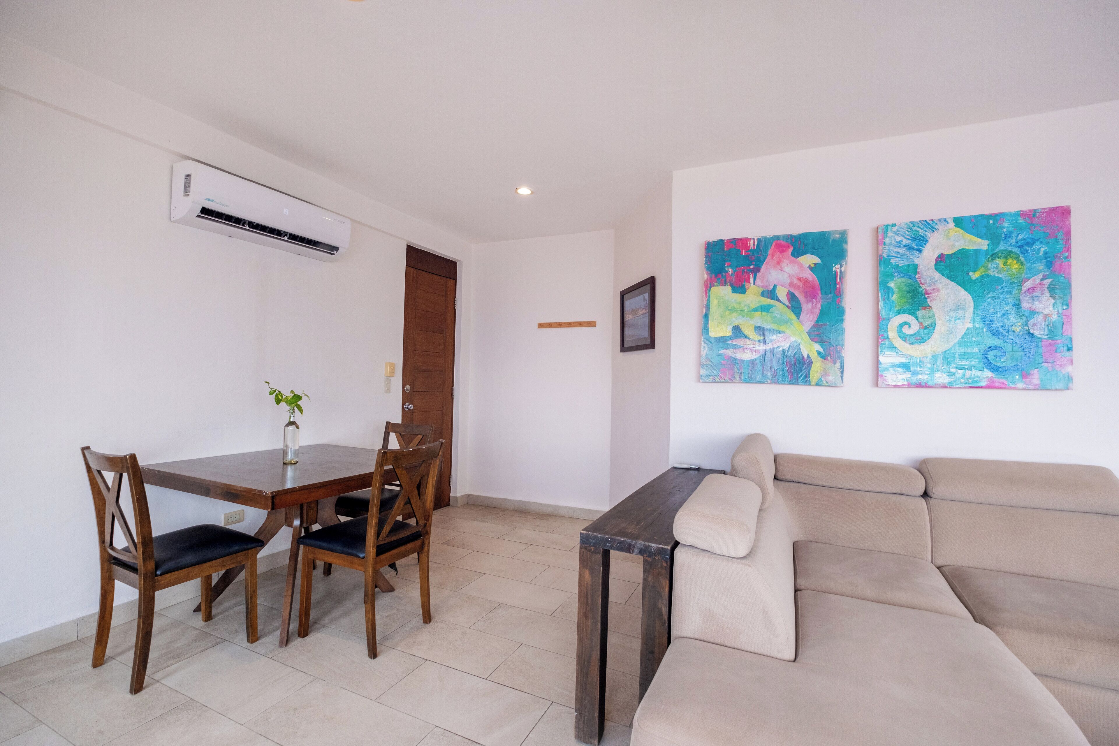 superior suite, 1 bedroom | living area | 42-inch flat-screen tv with digital channels, tv, netflix