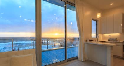 Luxury Beachfront Penthouse near SF (3)