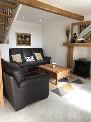 Smart TV, fireplace, video games, ping pong