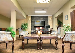 Lobby sitting area - The Medicine Hat Villa (Medicine Hat)