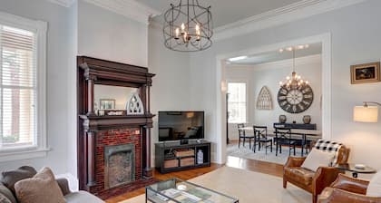 Tolles Savannah Ferienhaus mit Innenhof in der Nähe des Forsyth Parks!