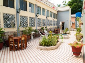 Courtyard - Hostal Autentica Perla (Cienfuegos)