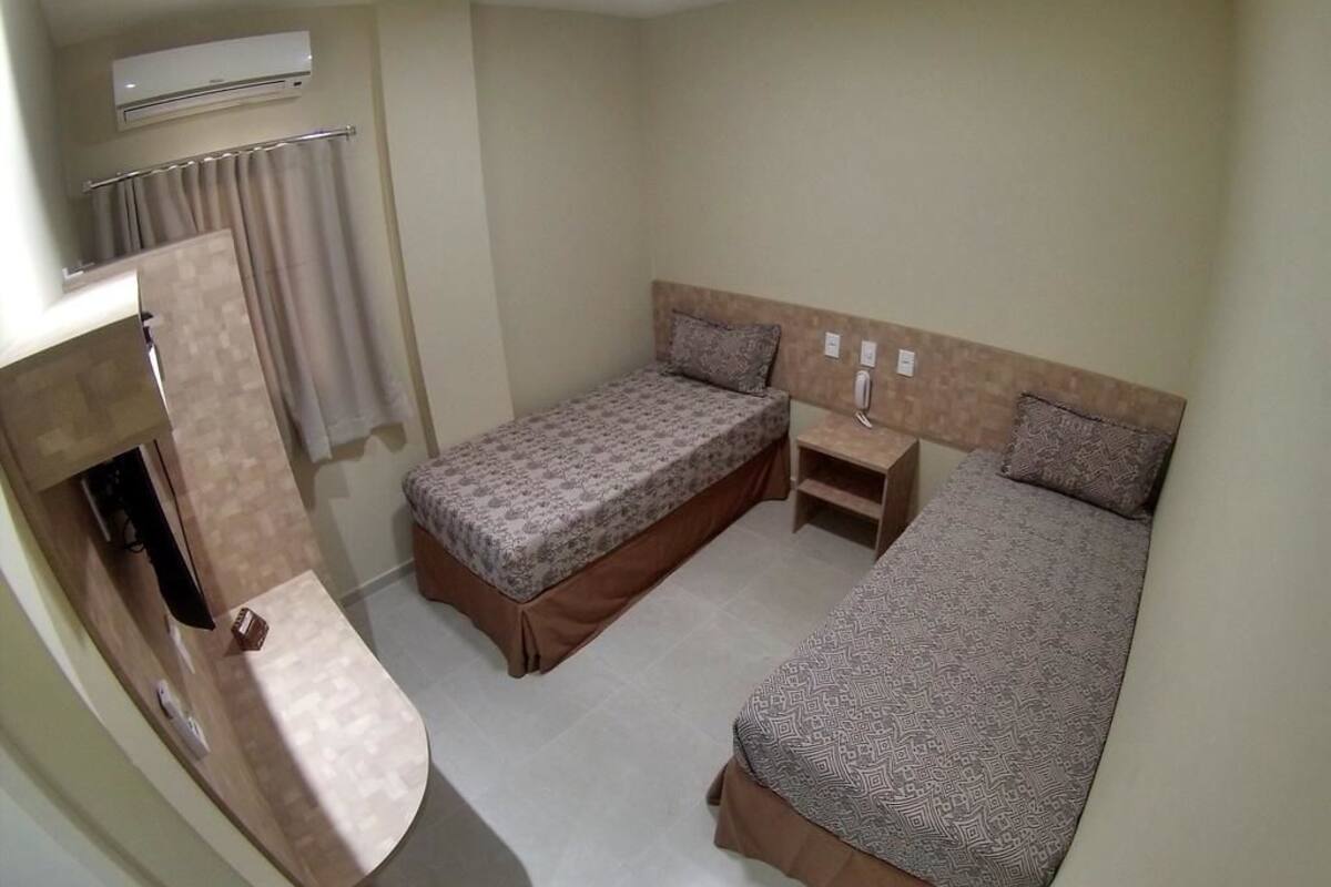 Kamar Double atau Twin | Meja kerja, kedap suara, Wi-Fi gratis, dan seprai linen