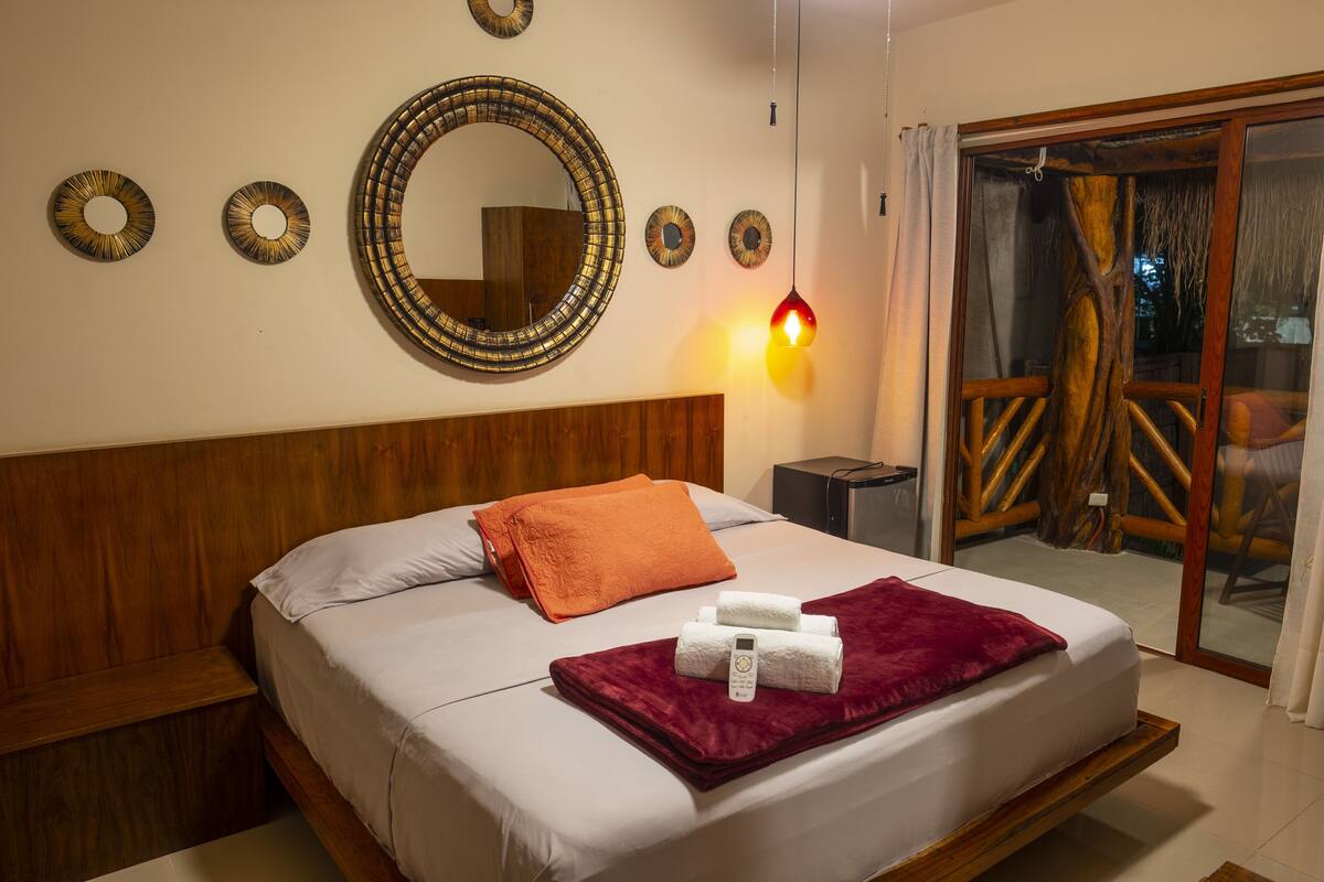 WiFi (free), bed sheets