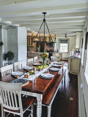 Dining - Historic Hideout - Unique Getaway in Amish Country with HOT TUB (Gordonville)