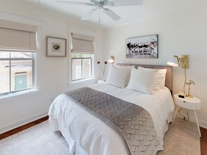 1 bedroom, iron/ironing board, free WiFi, bed sheets - Heated Pool Access | 5*Clean | Flex Cancelation (Savannah)