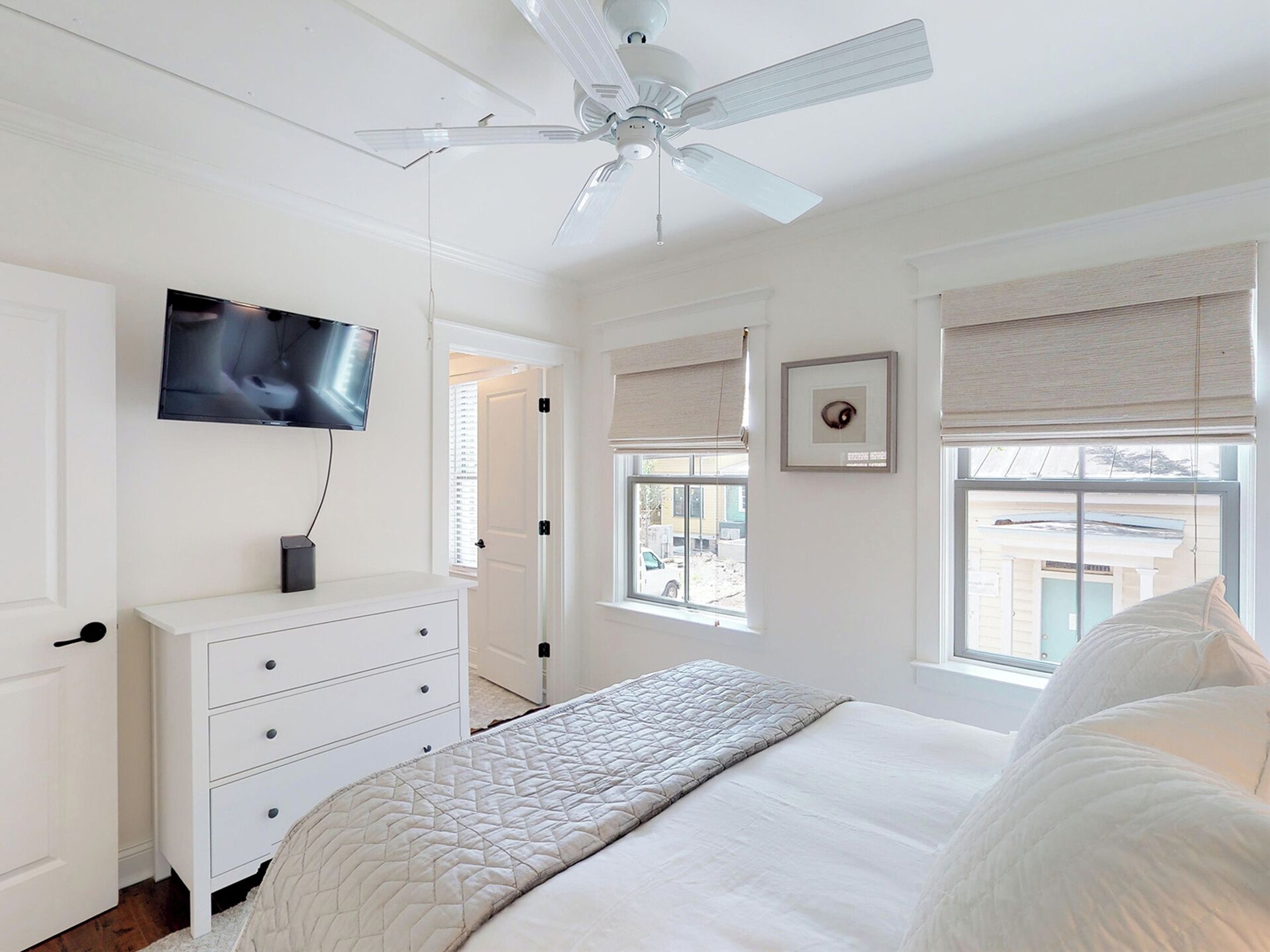 1 slaapkamer, een strijkplank/strijkijzer, gratis wifi, beddengoed