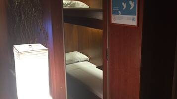 Habitación básica | Ropa de cama hipoalergénica, insonorización, wifi gratis y ropa de cama