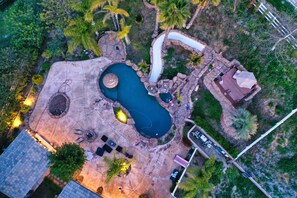 Outdoor pool - Pirates Cove Lodge (Temecula)