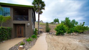 Unclassified image, 4 of 44, button - Pirates Cove Lodge (Temecula)