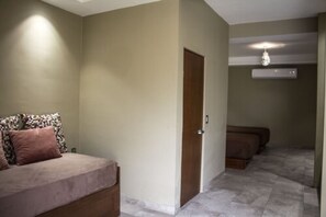 Junior Suite | Premium bedding, down duvets, Tempur-Pedic beds, individually decorated - Hotel Luna Inn (Altamira)
