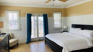 Chambre Deluxe, 1 très grand lit | Coffres-forts dans les chambres, chambres insonorisées