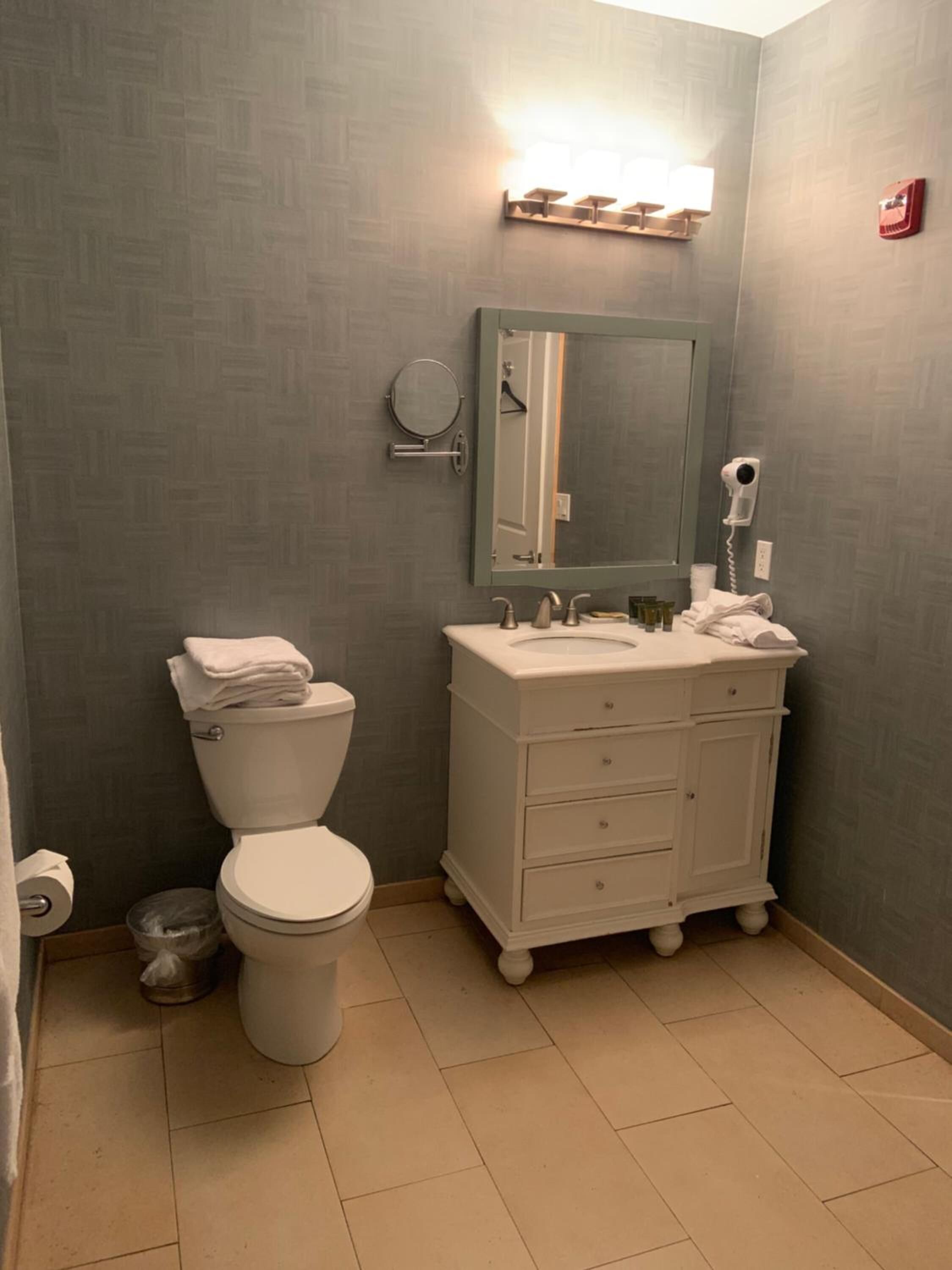 deluxe room, 2 queen beds | bathroom | towels