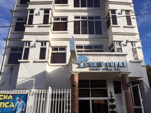 Fachada de la propiedad