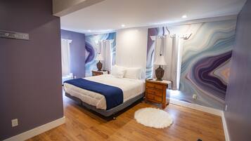 1 bedroom, Egyptian cotton sheets, premium bedding, down duvets