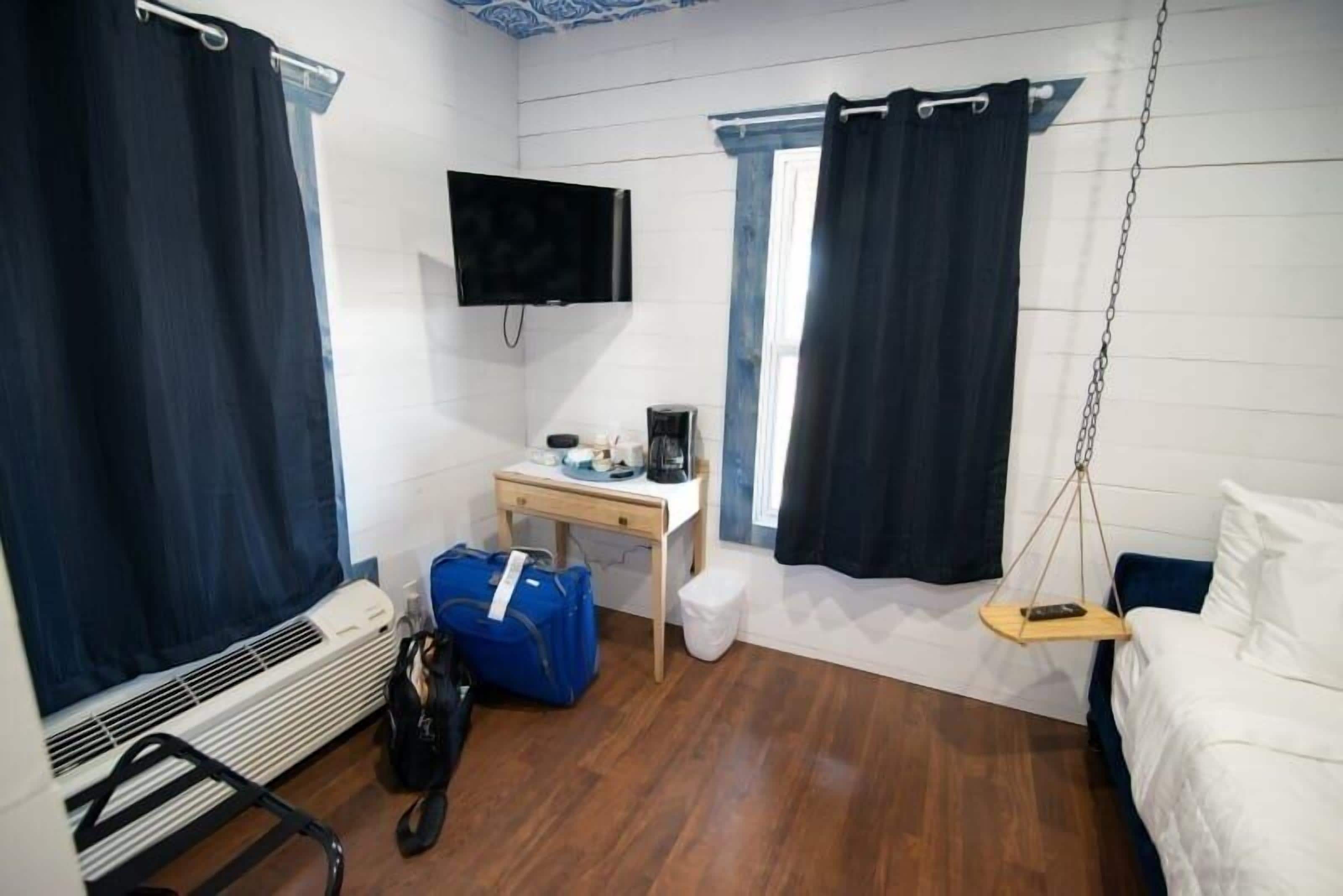 signature room, 1 single bed | egyptian cotton sheets, premium bedding, down duvets, pillow-top beds