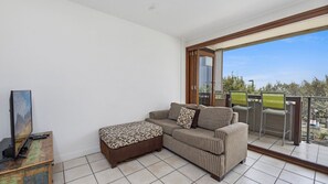 DVD player - Shorebreak U4 Coastal Views & Kings Beach Fun (KINGS BEACH)