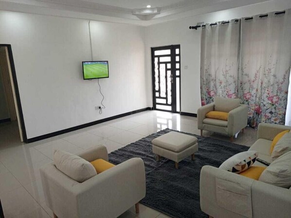 Living area - MATT Bed & Breakfast (Lilongwe)