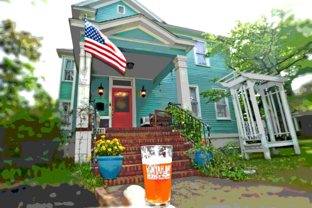 Baxter's Brewhouse Inn - Debidue Island, SC