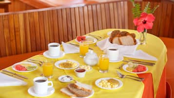 Free daily buffet breakfast