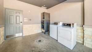 Private kitchen - Scottish Inns Campus (Fort Worth)