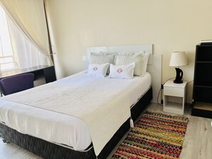 2 chambres, bureau, Wi-Fi gratuit, draps fournis