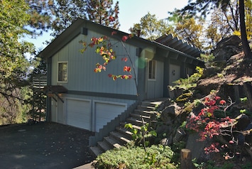 The Yosemite Trestlewood Chalet looks deceptively modest from our driveway