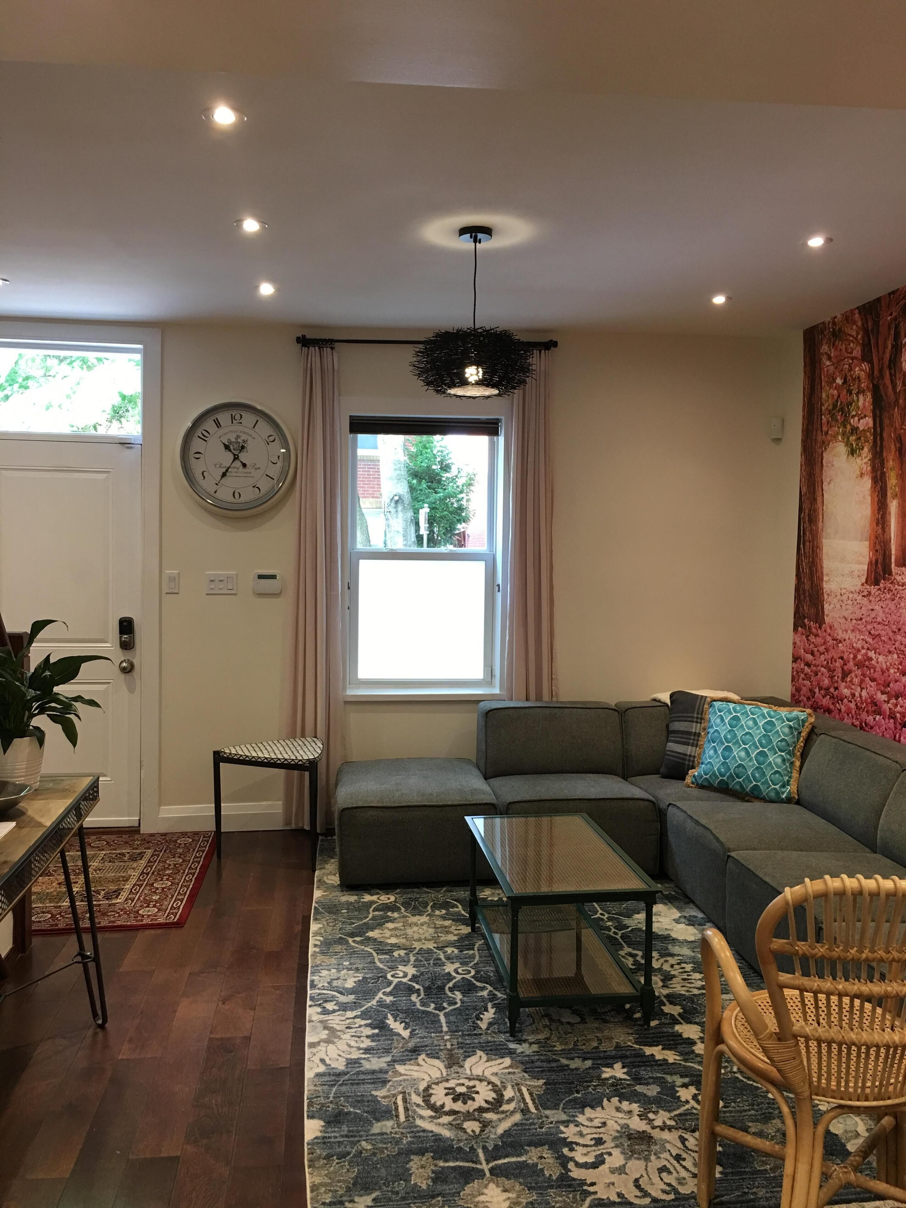 TV, fireplace, Netflix, streaming services