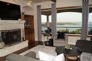 智能電視、壁爐、音響、 辦公室