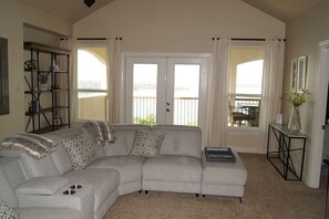 Smart-TV, Kamin, Stereoanlage, Arbeitsbereiche