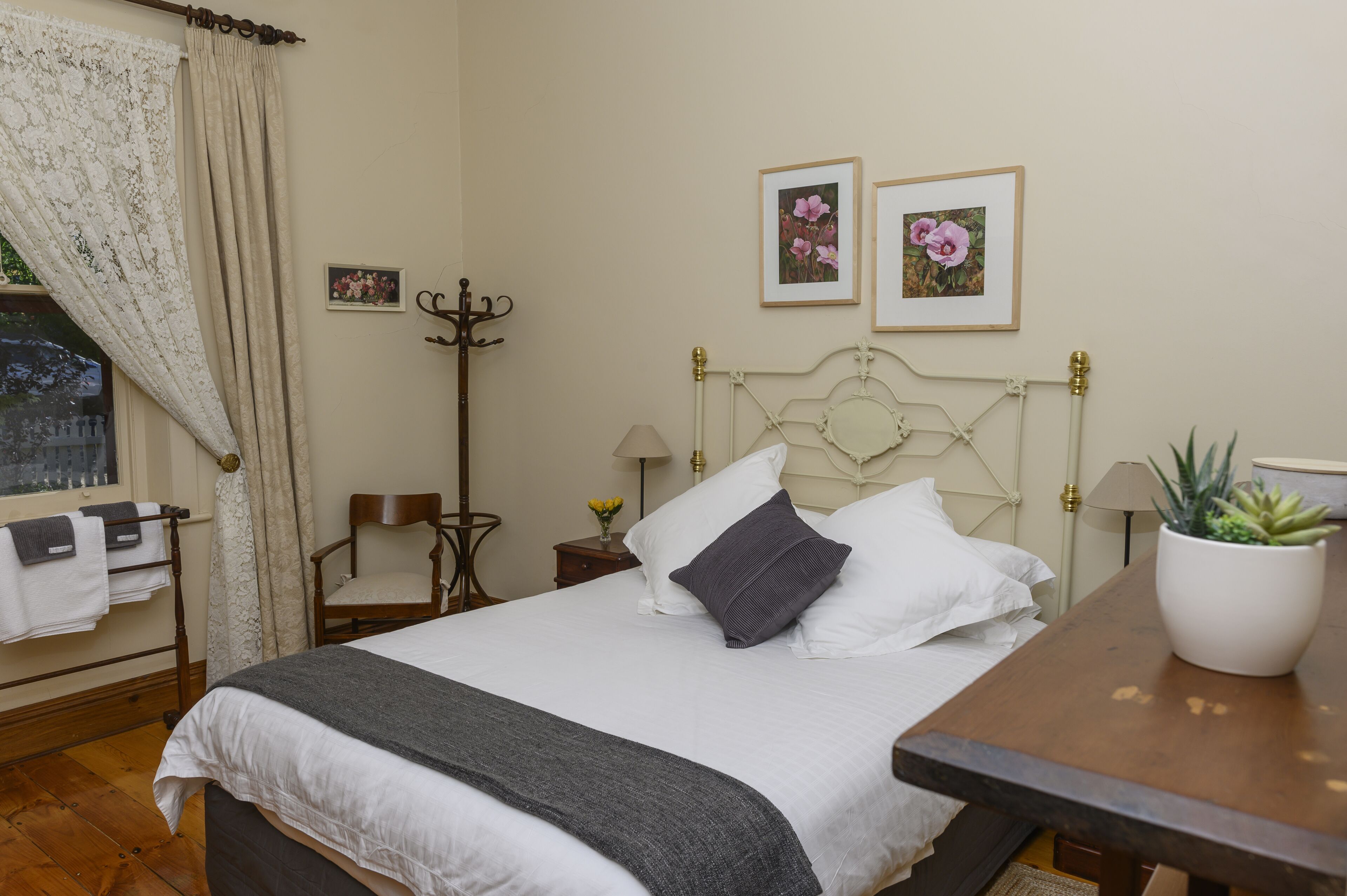 Miriam's Cottage Self Contained 2 bedroom cottage — image 2