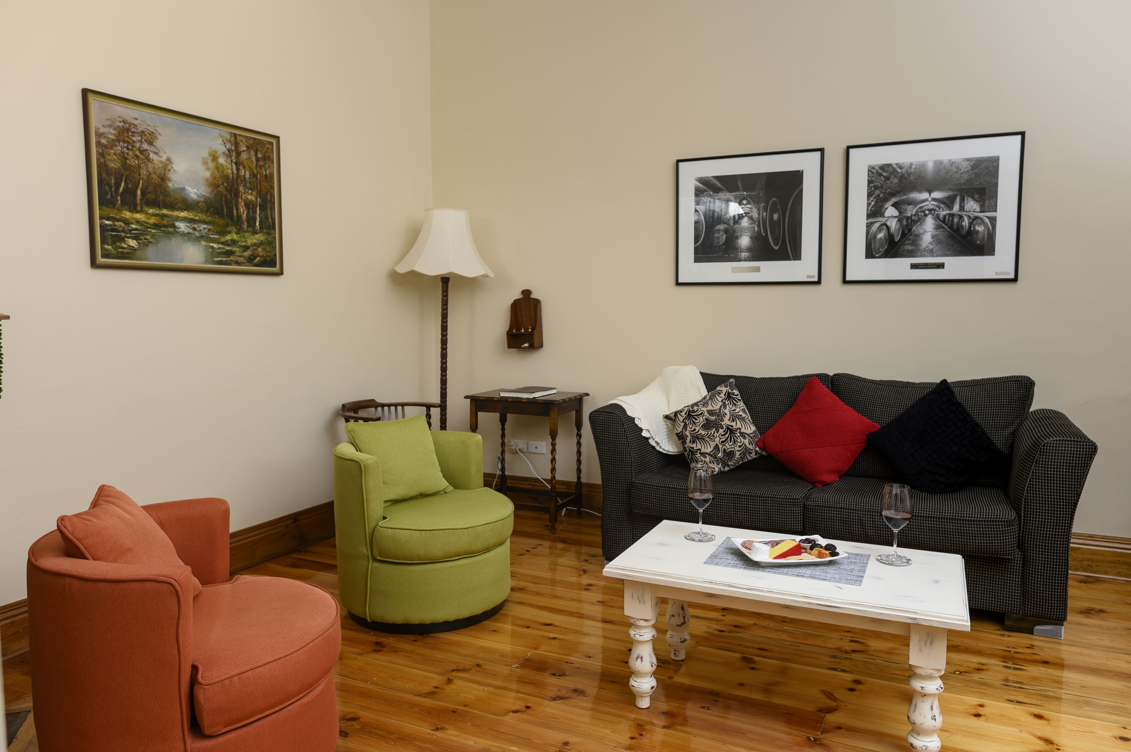 Miriam's Cottage Self Contained 2 bedroom cottage — image 6