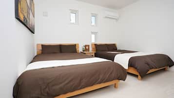 3 habitaciones, insonorización y tabla de planchar con plancha