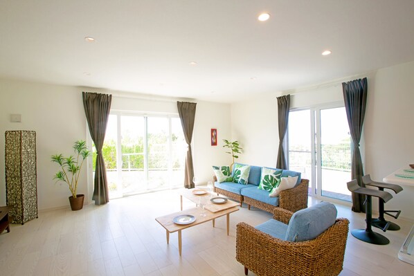 Flat-screen TV - Irie House (Onna)