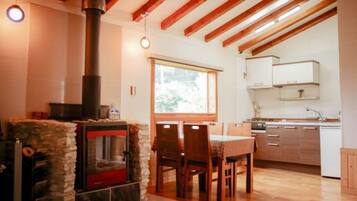 Room (Juniper 2) | In-room dining