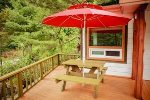 Room (Jasmin 1) | Balcony - J&J Pension (Gangneung)