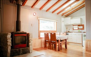 Chambre (Juniper 3) | Restauration dans la chambre