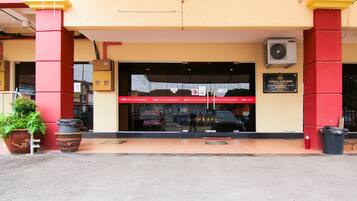 Pintu masuk hartanah