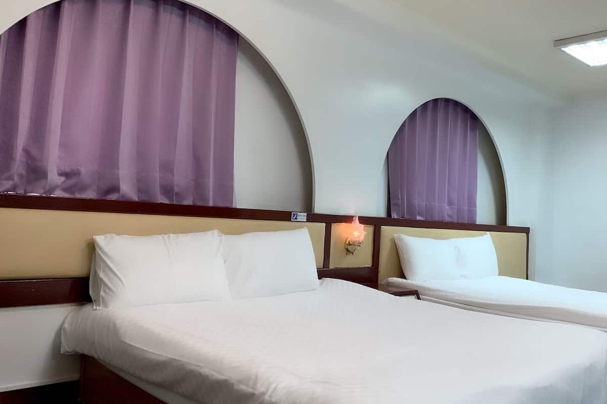 Suite Deluks | Meja kerja, Wi-Fi gratis, dan seprai linen