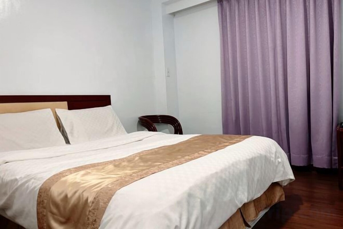 Bureau, Wi-Fi gratuit, draps fournis