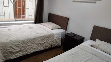 Habitació doble bàsica, 2 dormitoris | Wifi gratuïta i roba de llit