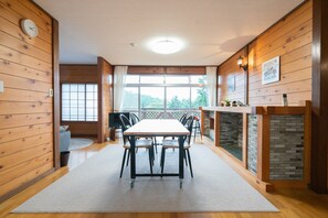 Private Vacation Home, Komatsugahara 83 | In-room dining - Angel Forest Fuji Komatsugahara (Izunokuni)