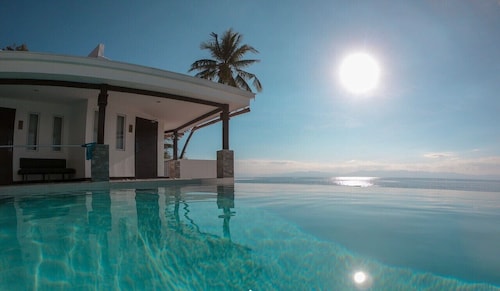 Alegria Water Front Beach House