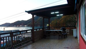 Terrace/patio - Tongyeong The Sea and The Poet Pension (Tongyeong)